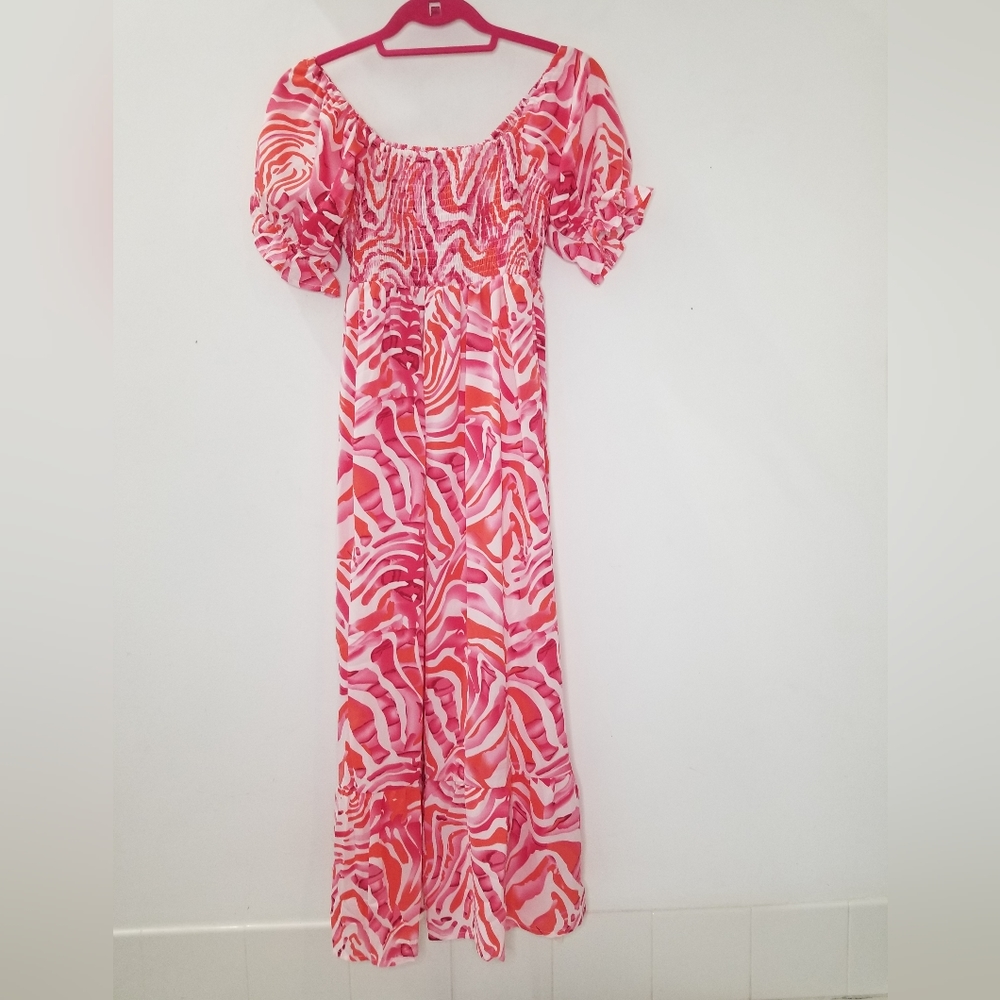 BeachSissi Smocked Midi Dress Off Shoulder Pink Swirl Sz Small NWT - Picture 7 of 16